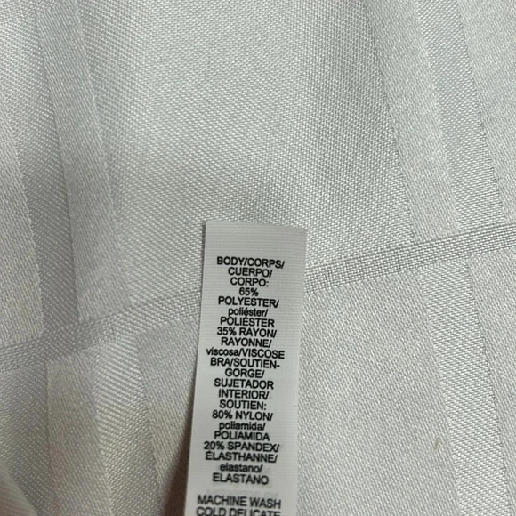 ADIDAS. Women tank top,NWT,workout, blue ,racerback,built in bra,logo,gym,resort - Picture 13 of 13